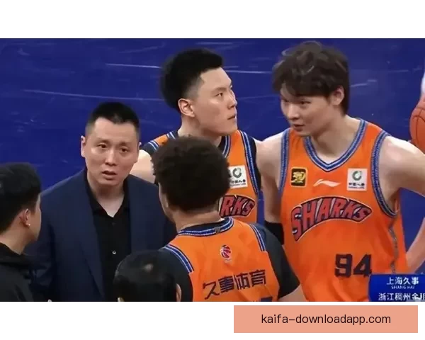 李弘权带领上海豪取十五连胜史密斯绝杀深圳连胜九场 李弘权带领上海豪取十五连胜史密斯绝杀深圳连胜九场